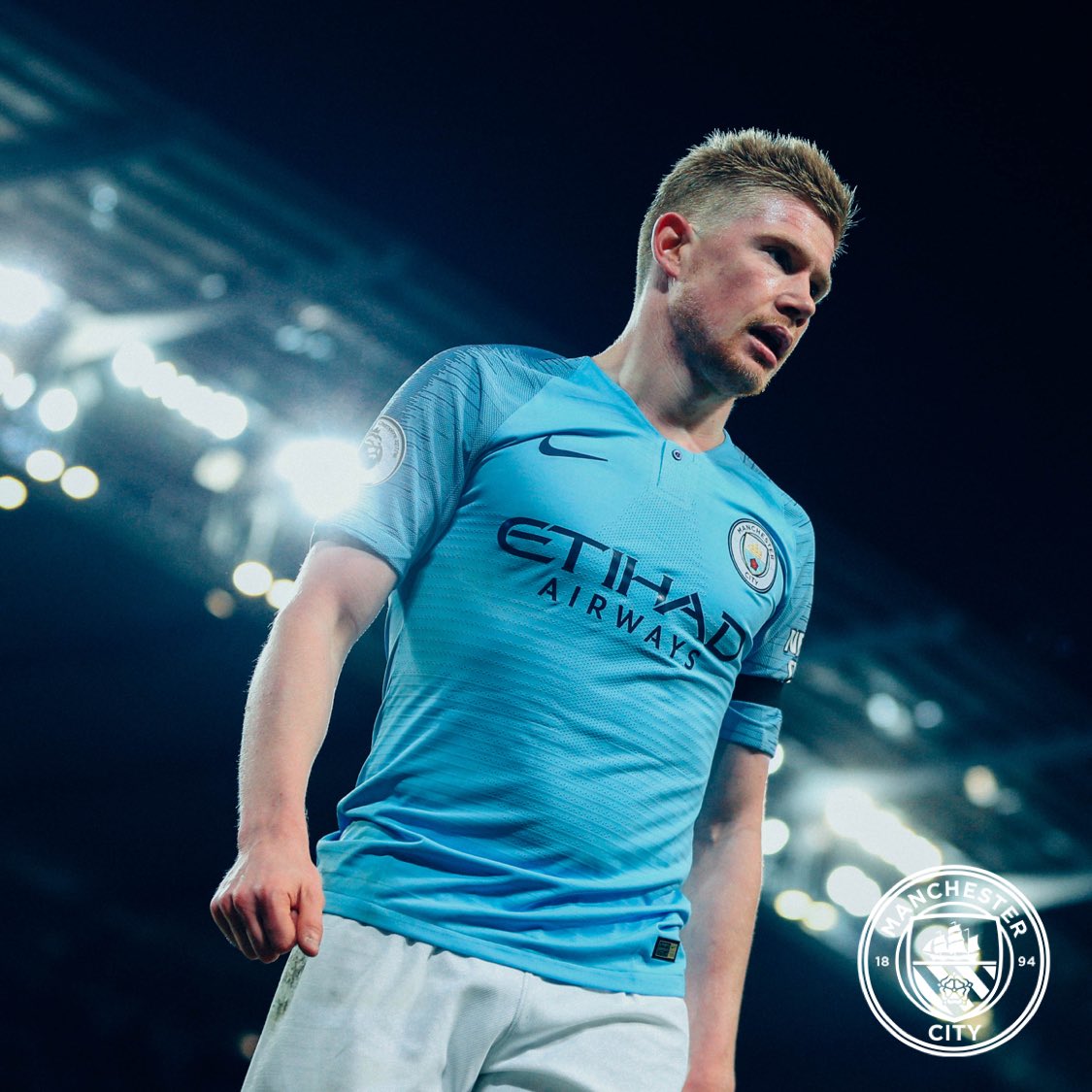 ManCity's tweet photo. 👕 178 games
⚽️ 41 goals
🅰️ 70 assist 

4️⃣ years of @DeBruyneKev #OnThisDay 😍

🔵 #mancity https://t.co/lKacMlGBCj