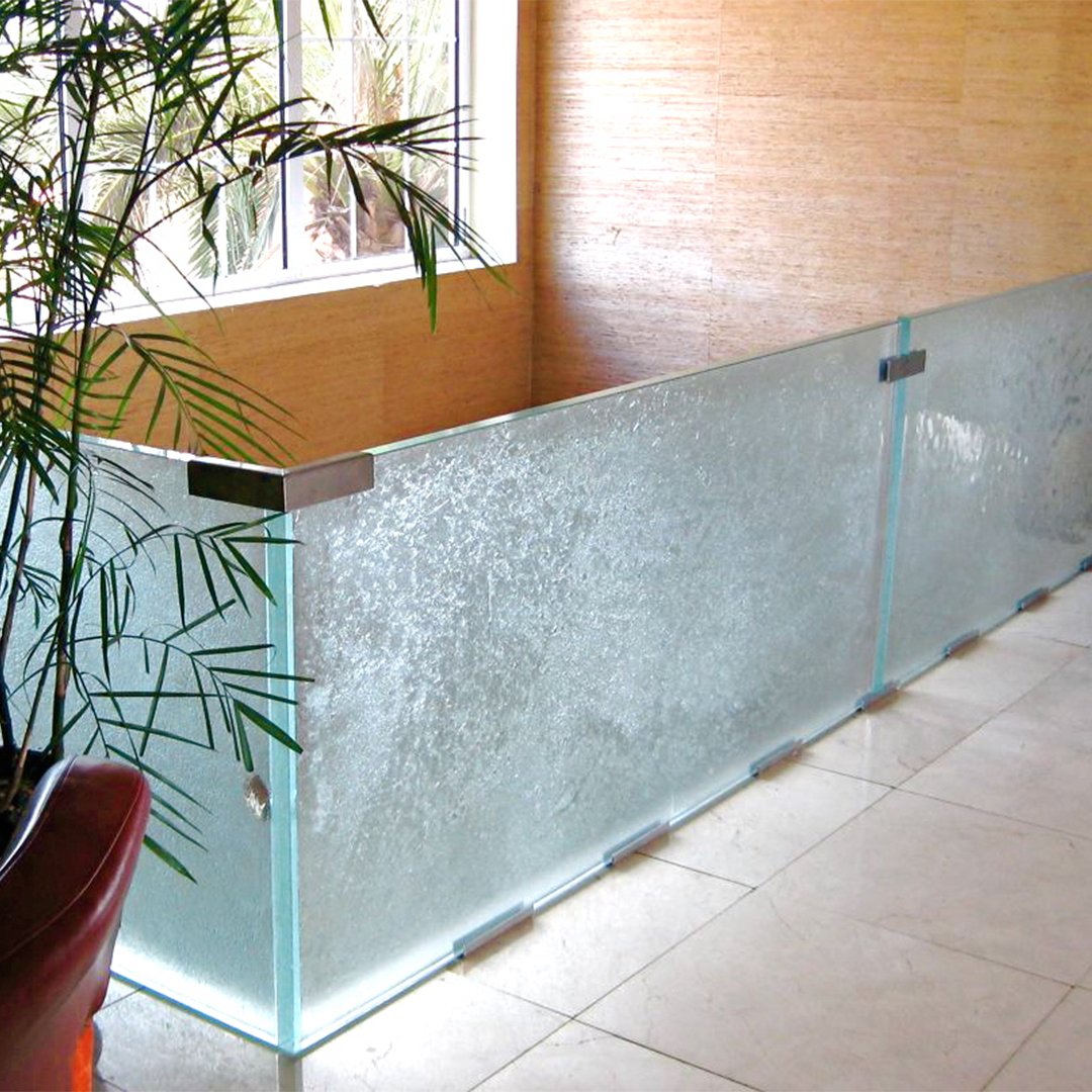 ThinkGlass_01's tweet photo. According to designers and architects, our thermoformed glass balustrades are the material of choice for its properties of non-porosity, easy maintenance and aesthetic appearance. Thicker than clear glass, it lets the natural light in your residence. Simply gorgeous! #balustrades https://t.co/YLaJEhuhMq