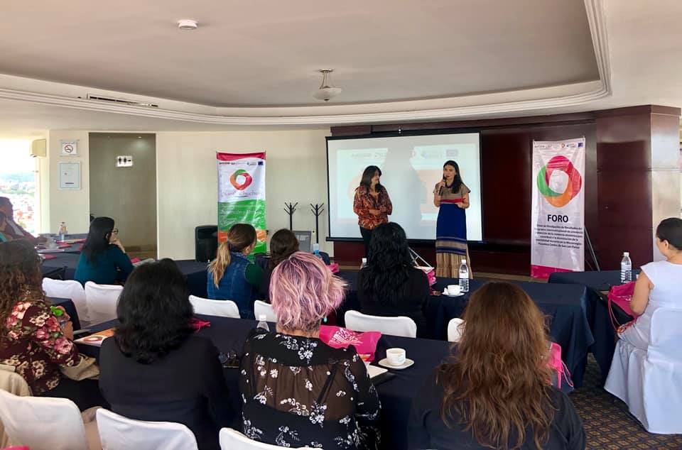 semujeresslp's tweet photo. Ayer presentamos el Protocolo intercultural y de DDHH para garantizar la atención adecuada durante embarazo, parto y puerperio; así como resultados de análisis de certificados y actas de defunción de mujeres que fallecieron por causas obstétricas.
@lcsiimxue
#Nantli_Chuchul https://t.co/PJuw7i2cUT