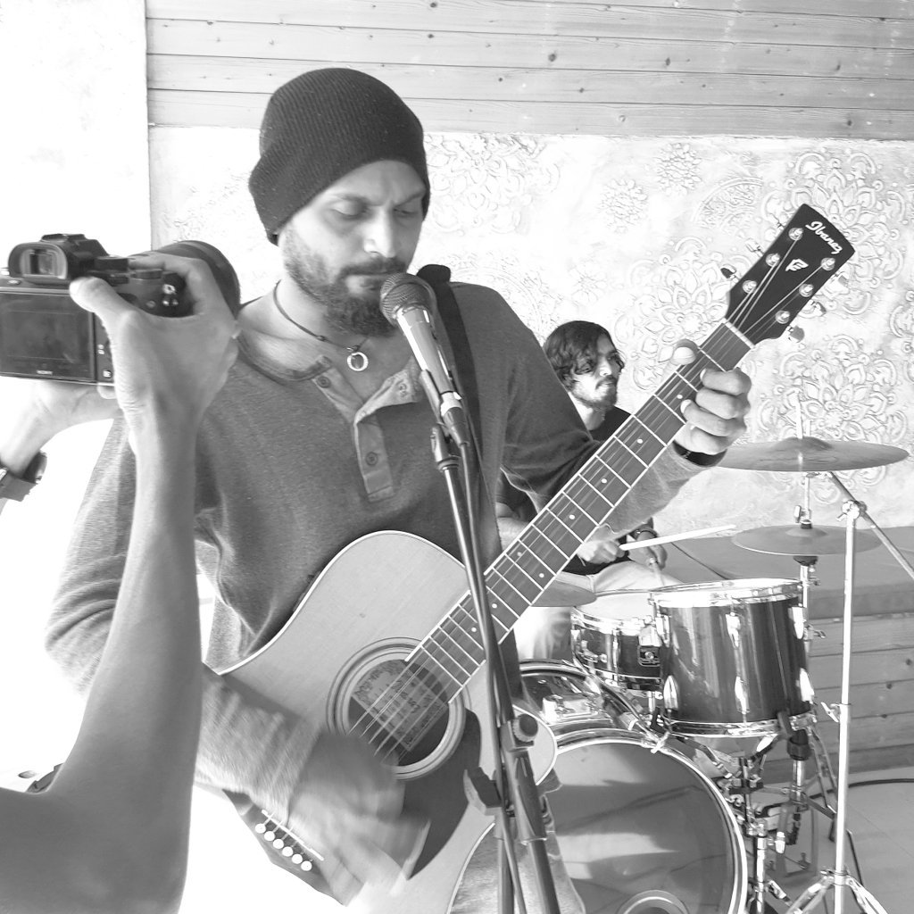 Making of the "Kaamiyaab" video song #achecia