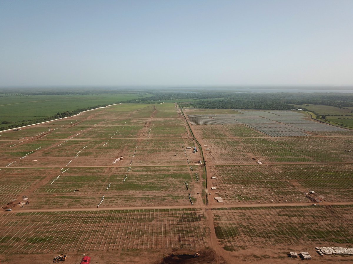 NEOEN_SV's tweet photo. Nuestro proyecto fotovoltaico Capella Solar recibe hoy a entidades del sector energético salvadoreño. La planta, que comenzará contrato a partir de abril 2020, tendrá la capacidad de 140MW. https://t.co/VpYo21m9u9