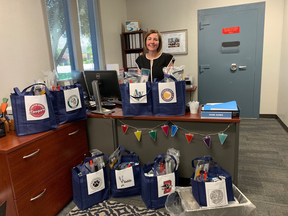 Rita (@sohal_rita) on Twitter photo Looking forward to the PD day #usdlearns <a href="/DianeNunes/">Diane Nunes</a> is ready for the Food Services session! @USD_SUP @usd_hr Looking forward to the PD day #usdlearns <a href="/DianeNunes/">Diane Nunes</a> is ready for the Food Services session! @USD_SUP @usd_hr 