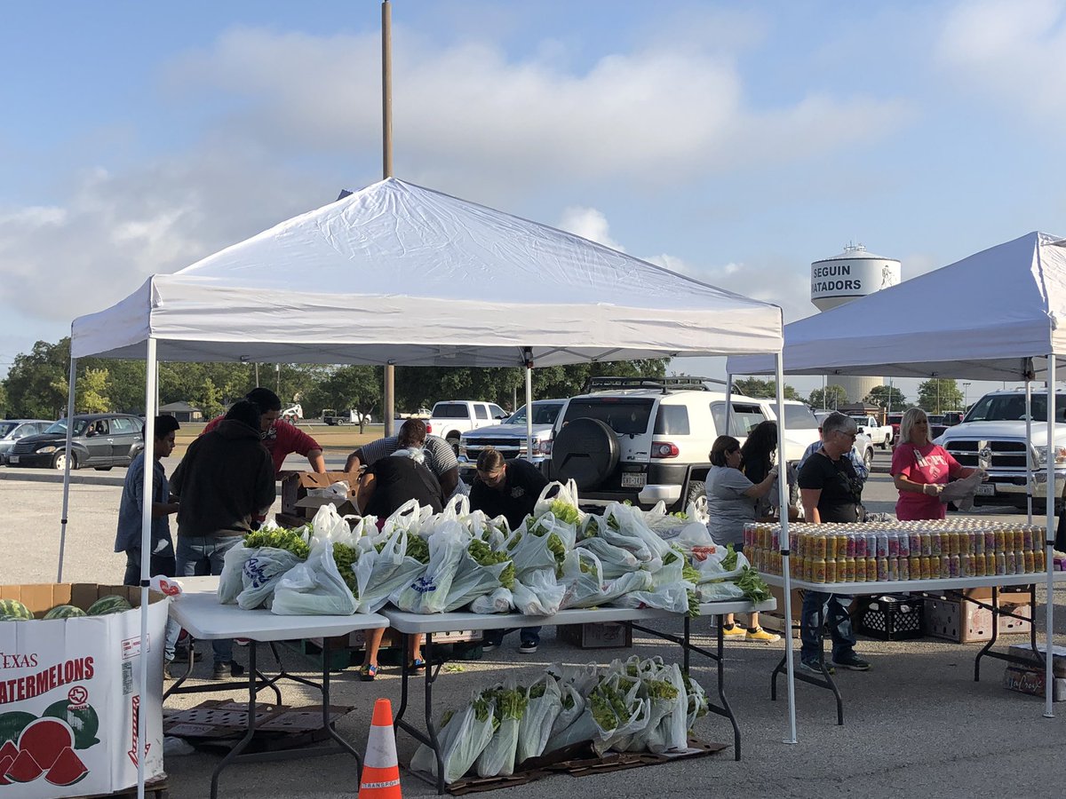 Team Seguin at its best ! So many student and employee volunteers helping with the Food Bank distribution! It’s a great day to be a Matador! #MatadorFamily
