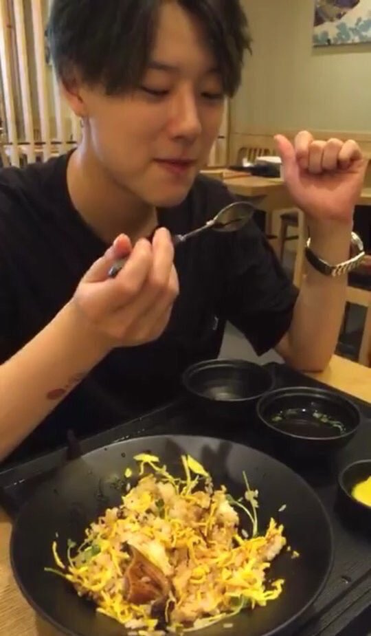 jsmtjyygyjbbjb's tweet photo. ไหนๆก็ไหนๆแล้ว ขอบริจาครูปพิซึงยอนผัวทิพย์มาหน่อยค่ะ จะเก็บเข้าคอลเลคชั่น โดนพี่เค้าตกหนักมาก  ผู้ชายคนนี้นี่มัน ชักจะเอาใหญ่แล้วนะ ใครเห็นทวิตนี้มาร่วมบริจาคได้ค่ะ เพราะพี่เค้าผัวจริง อยากให้โลกรับรู้ถึง���วามผัวพิซึงยอน https://t.co/1Uf3ttH5ZP
