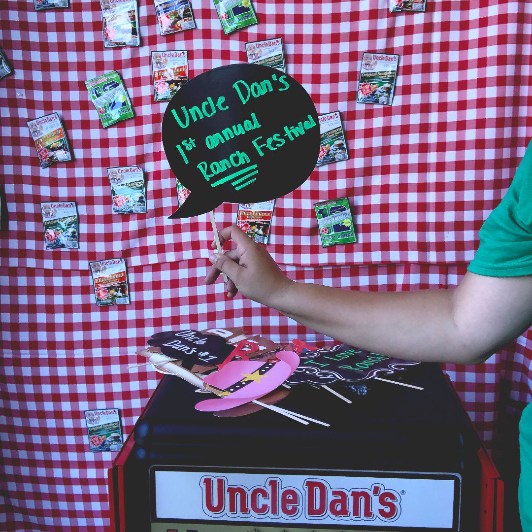 UncleDansRanch's tweet photo. The Ranch Festival sharing continues! We had a photo booth during the festival. Here are some of the pics from the booth!
https://t.co/0h7nte71YM
#RanchFestival #NorthIdaho #UncleDansRanch #iloveuncledans #ranch #ranchdip #ranchdressing #eatwell #madeinpnw #pnw #makeitfresh https://t.co/3X3Yfa11oL
