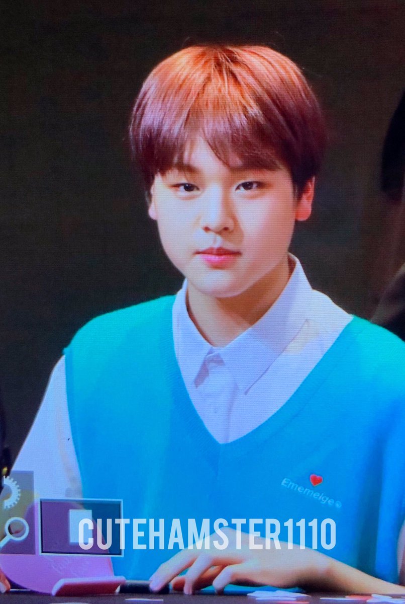 cutehamster1110's tweet photo. 190830 여의도  팬사인회

학생🐹

#남도현 #namdohyon #NAMDOHYON #X1 #엑스원 https://t.co/K51rNloVLV