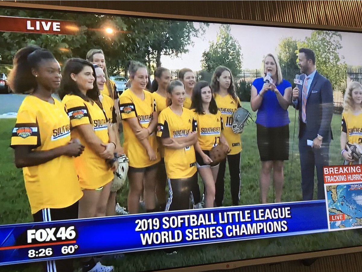 jasonfox46's tweet photo. Pitchers and Pictures! 
World Series Softball Champs!!!  Congrats ladies and coaches from @2019_12u!  🥎🏆🥎🏆
Loved having y’all to the @FOX46News studios taking selfies and catching balls. 
Have fun in DC. 
#GoodDayCharlotte #RowanCounty #littleleagueworldseries https://t.co/6TPsBn1Xnm
