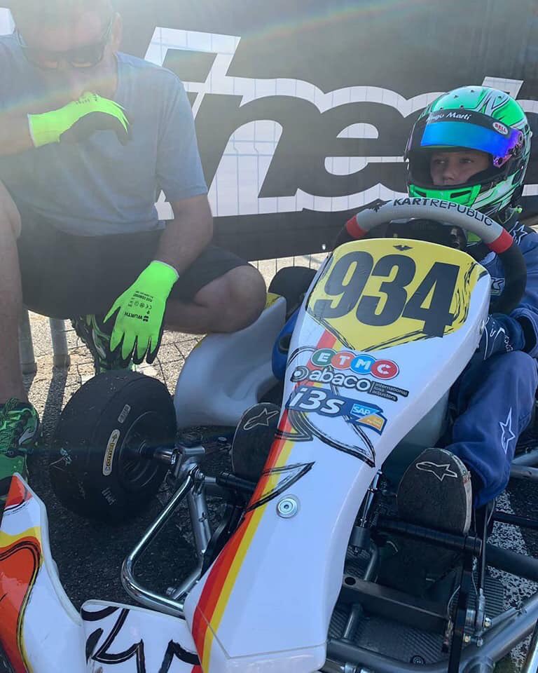 EtmcMotor's tweet photo. Todo listo para un fin de semana cargado de emoción. Nuestro piloto Hugo Martí está ya en el circuito de Sologne de la ciudad francesa de Salbris. Tras Bélgica, Italia y Alemania, allí va a disputar la cuarta y última ronda del las X30 e #EuroSeries en la categoría Mini. #Kart https://t.co/KX4tss3F6C