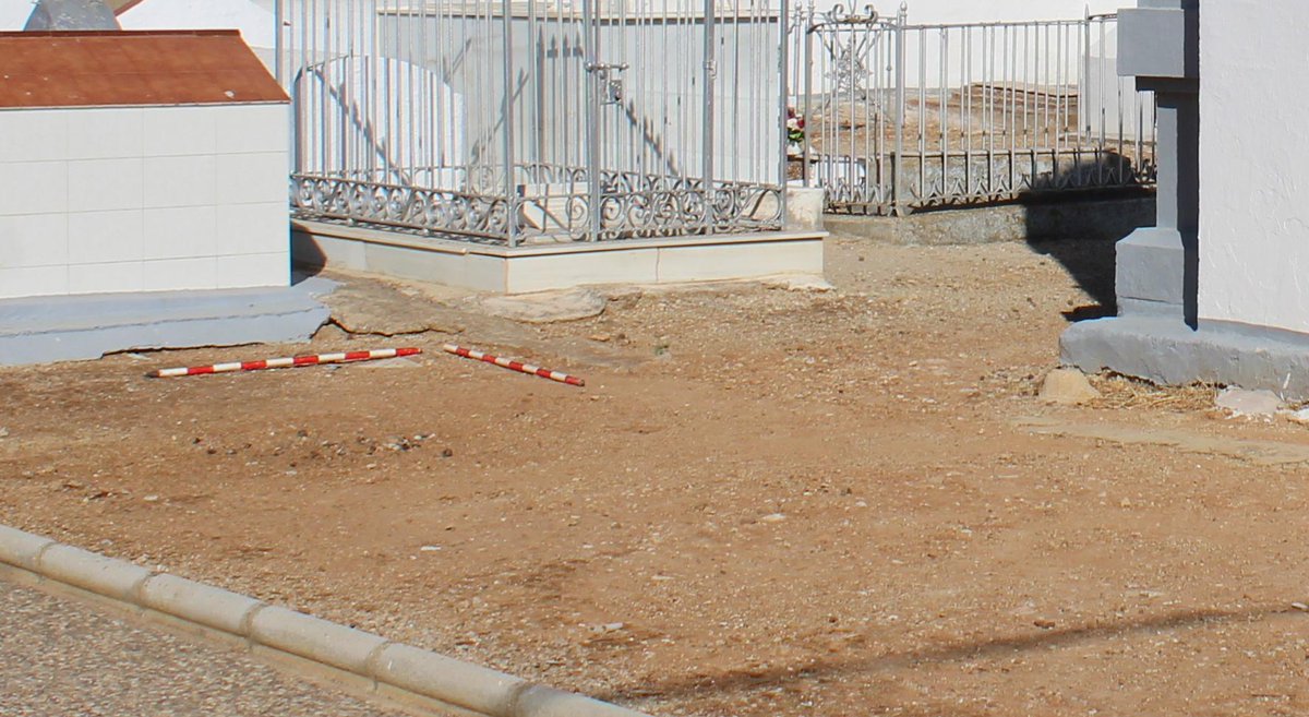 osc_romero's tweet photo. Por si hay personas interesadas, a partir del próximo 3 de septiembre y durante 10 días, el equipo del arqueólogo Andrés Fernández va a realizar unas catas en el cementerio de Almargen con el objetivo de localizar la fosa de víctimas de la Guerra Civil @Almargenradio #Almargen https://t.co/T810yhbqCk