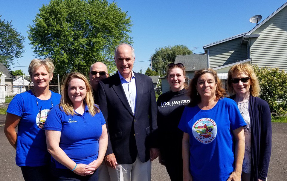 BCOpportunity's tweet photo. Thank you  @SenBobCasey for visiting us at #FreshConnectBucksPA in #Ottsville!  @UWBucks @rollingharvest @stmarymed @Philabundance https://t.co/A0t8SYzogN