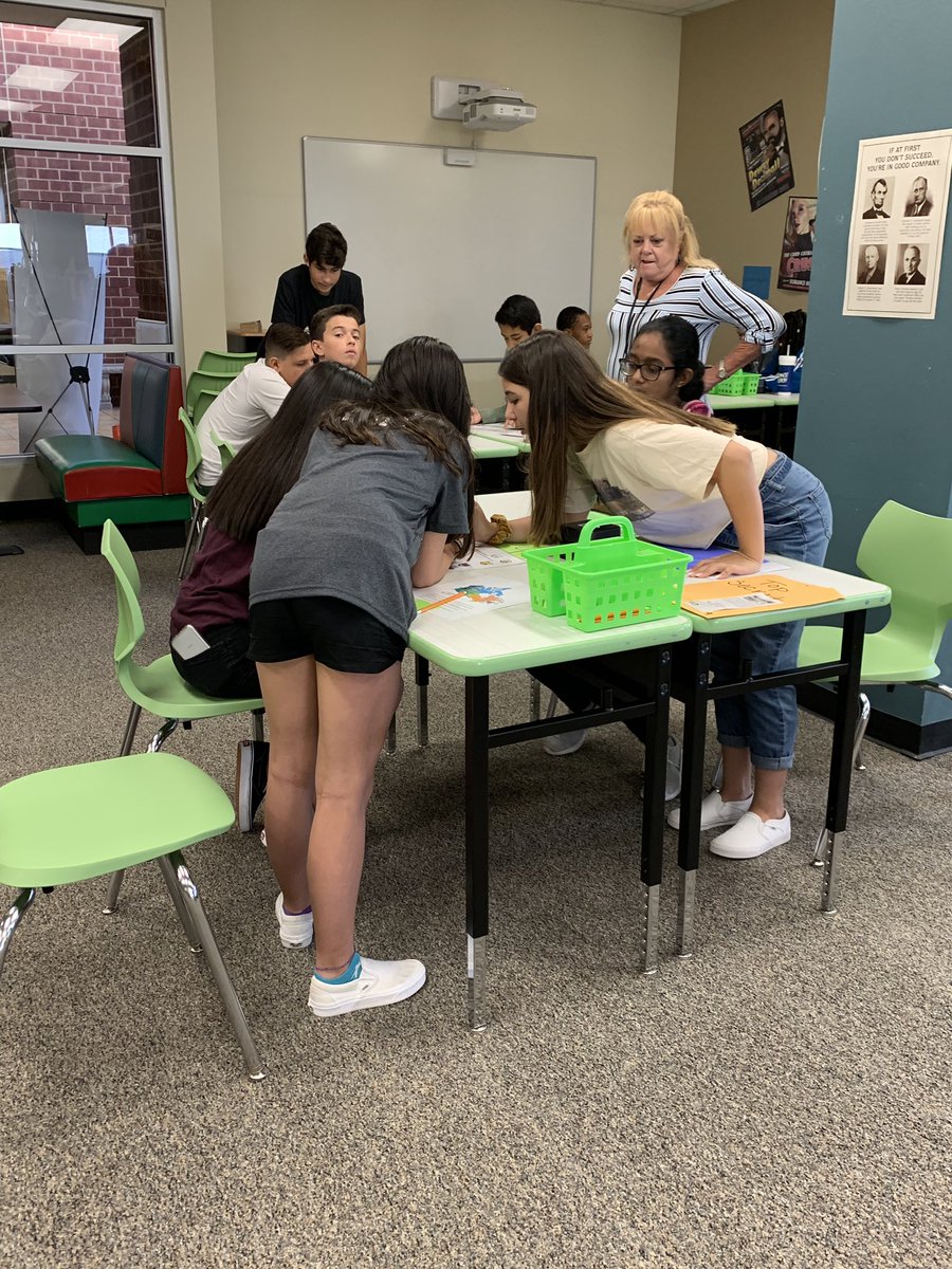 TSMLibrary's tweet photo. 8th grade ELA students are playing detective in the Library this morning! https://t.co/5H0KNs59Qv