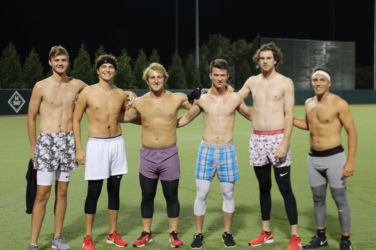 In honor of the dawgs kicking off tomorrow! #sanfordrun2k19 <a href="/BaseballUGA/">Georgia Baseball</a> <a href="/UGAbaseballS_C/">UGA BaseballStrength</a> <a href="/MasonMeadows9/">Mason Meadows</a> <a href="/CainTatum1/">Cain Tatum</a>