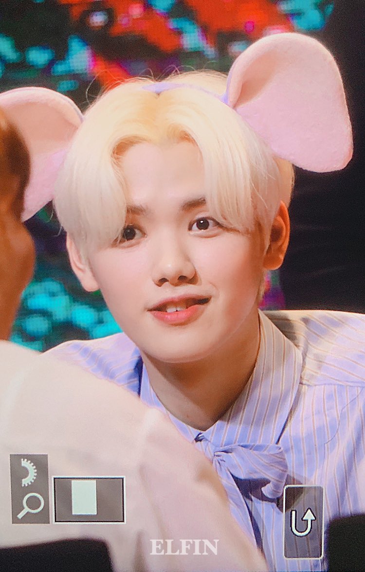 elfin_mh's tweet photo. 190830 여의도 팬싸

우리 민희 MBTI 결과 LOVE 라면서요
사랑둥이라❤️🧡💛💚💙💜

#X1 #엑스원 #강민희 #민희 #MINHEE #쾌남 https://t.co/tVQXfxymhY