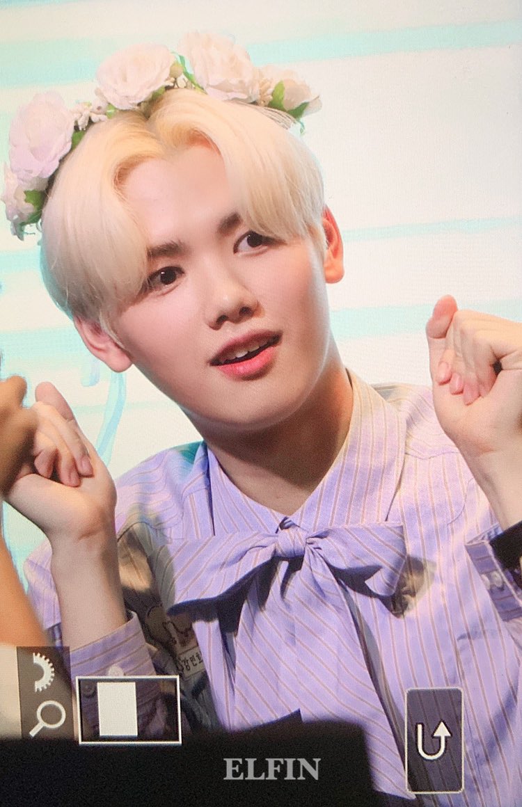 elfin_mh's tweet photo. 190830 여의도 팬싸

우리 민희 MBTI 결과 LOVE 라면서요
사랑둥이라❤️🧡💛💚💙💜

#X1 #엑스원 #강민희 #민희 #MINHEE #쾌남 https://t.co/tVQXfxymhY