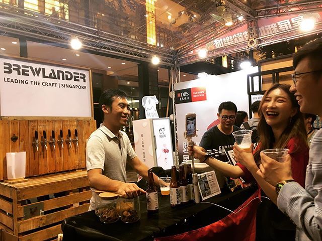brewlander's tweet image. Live-streaming is a thing in Taiwan and we were beyond happy to be able to experience it at SG Festival by @dbstaiwan 🤘🏼🤘🏼🤘🏼Having fun and definitely looking forward to the weekends to meet more of you guys, 2 more days to catch us! 😎 ift.tt/32f9uMf