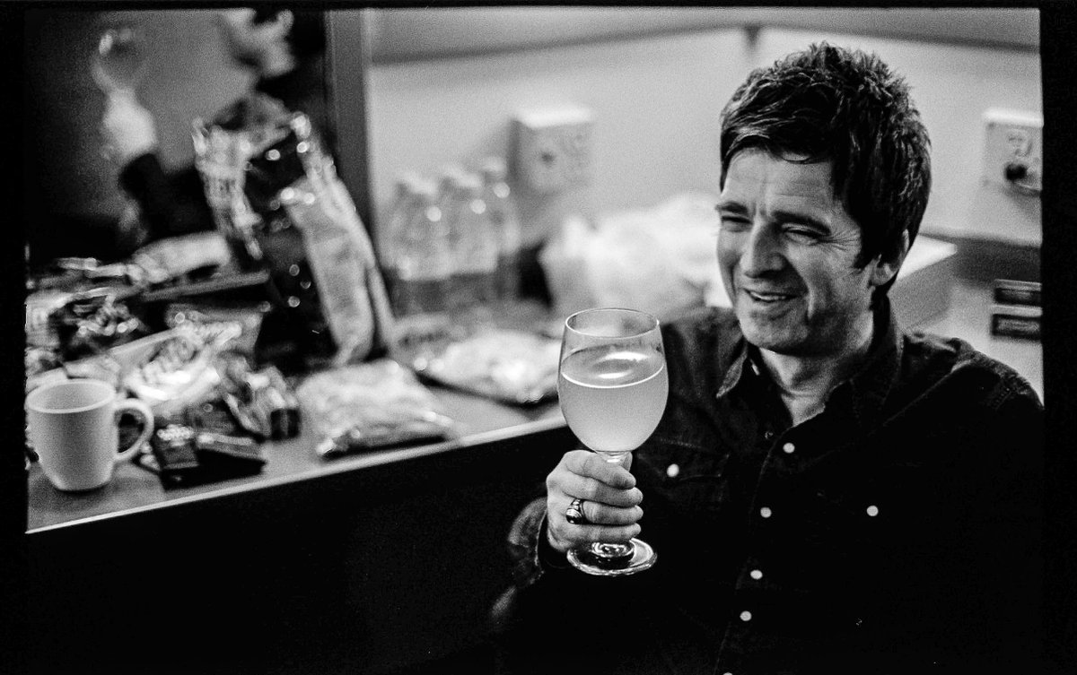 It's FRIDAY!
Only 8 days until Resurrection at <a href="/SheffCityHall/">Sheffield City Hall</a> Ballroom
Buy your tickets here 🎟bit.ly/sch_resurrecti… or if you're in town this weekend, get from City Hall box office. Shiiiine on