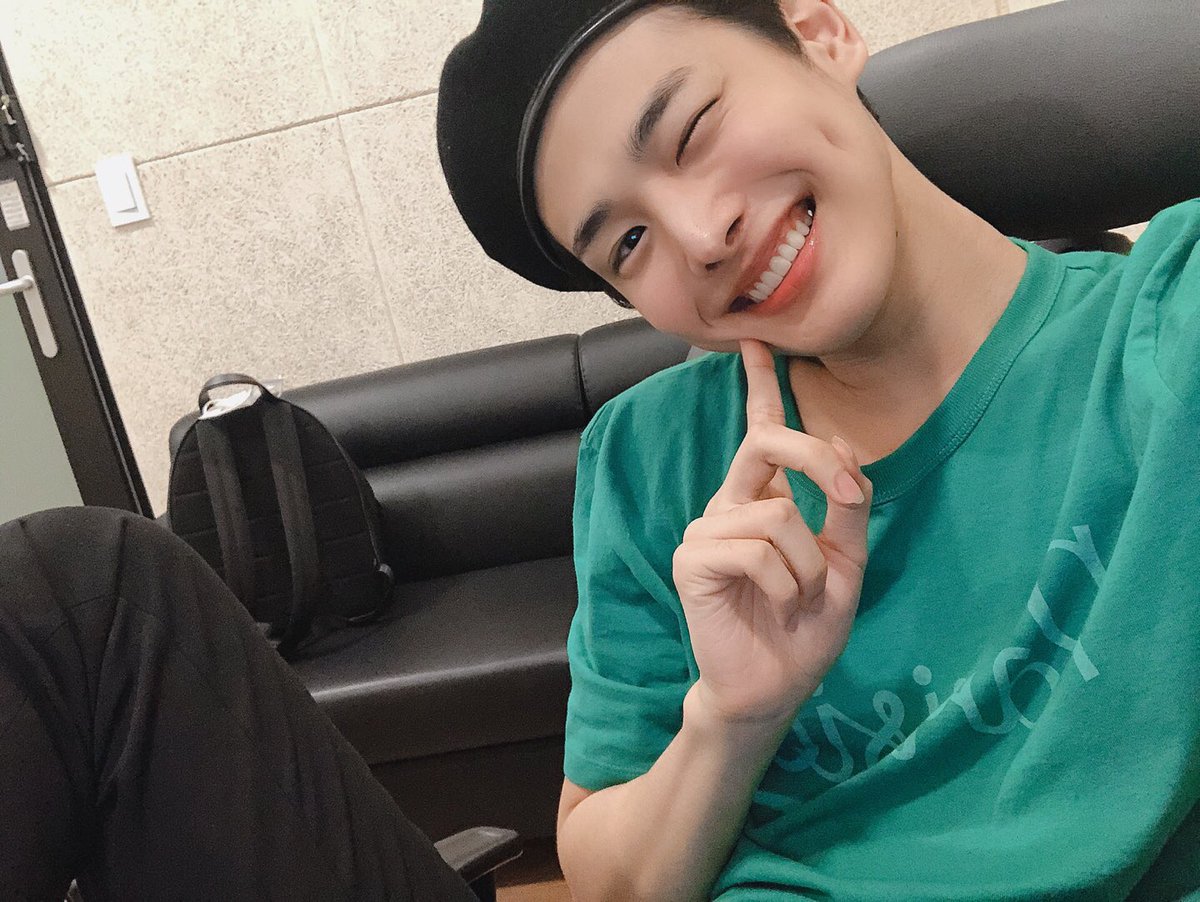 NewWorld_VICTON's tweet photo. [#���찬] 오늘 브이앱은 잘 보셨나요~?!!ㅎㅎ 다들 즐거운 주말 보내고 얼른봐요
우리💕💕🐶🐥 https://t.co/cGsBtwxJWZ