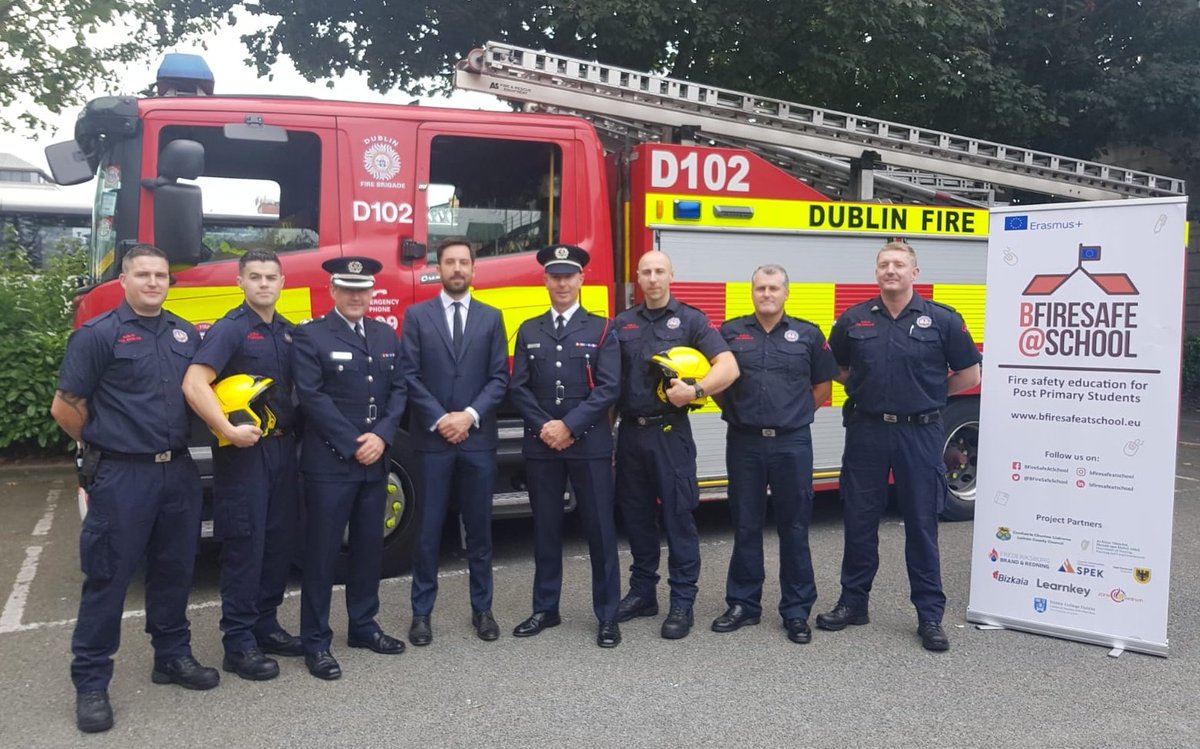 DubFireBrigade's tweet image. Minister @MurphyEoghan and firefighters from Tara St station at the launch of @BFireSafeSchool... A programme to increase #FireSafety awareness at post primary level 🚸