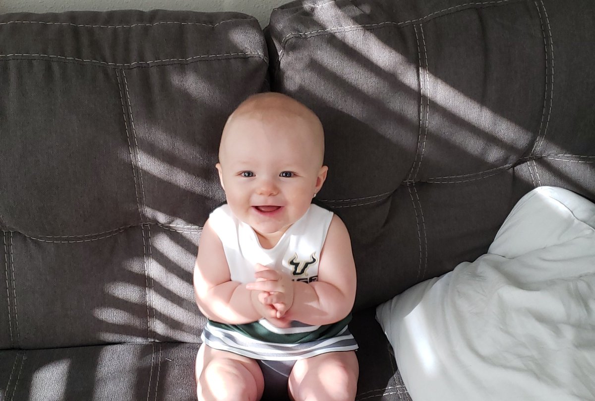 Luehlinger's tweet photo. Someone is ready for @USFFootball #gobulls #BullStrong https://t.co/mfrEegCLow