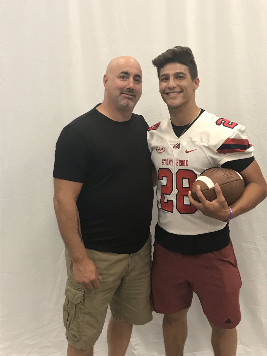 DomSagg's tweet image. Had a great time last night touring the campus, meeting the coaches, and watching the Seawolves home opener.  Thank you @Coach_Priore @CoachBache @StonyBrookFB for a great experience.