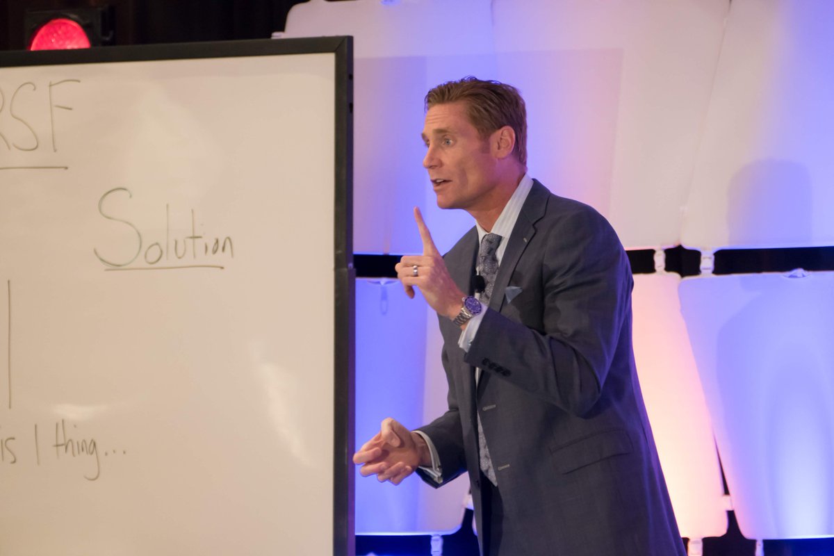 Jason_Selk's tweet photo. The human mind can only fully focus on 1 thing at a time.
Once we start thinking about more than 1 thing at a time, our ability to execute at a high level becomes compromised.
#channelcapacity #Focus #Leadership #performancecoach #executivecoach #driven #trainthebrain https://t.co/3YVhGp5Mp1