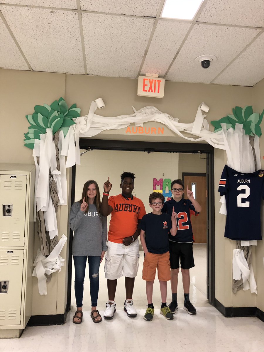 clawrence_ams's tweet photo. When the Auburn fans show out! It’s @AVID4College signing day!! We are showing our #CollegeColorsDay! #WarEagle @amseagles @AuburnTigers https://t.co/AnaFdQcHNe