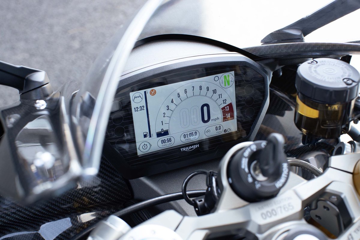 Coming in 2020 👀Triumph recently announced their BRAND NEW ultimate edition of the Triumph Daytona 765, with an engine derived from the incredible Moto2 Daytona! Don’t worry...we’re taking deposits now so that you don’t miss your chance to cop this VERY limited edition bike. 😏