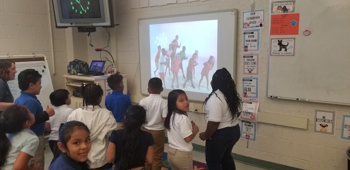 HunterLarnitha's tweet photo. Oh my goodness! I am able to get into Music class and have some fun with these awesome 1st graders! Thank you Mrs. Creech for inviting me to join you for my favorite, Toodie Tot. #supercalifragilisticexpialidociousschoolyear https://t.co/shLiS57Pia