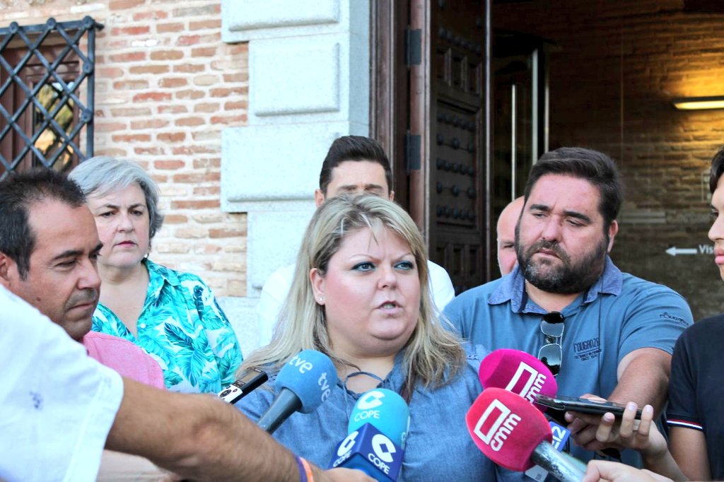 DaRevenga's tweet photo. Acaba un mes de agosto muy bueno. Tranquilo. Genial en el trabajo dónde por fin he podido currar bien tras años sin poder hacerlo, esperemos que siga así. En el "free time": familia, piscina, pádel, cerves...Poco más puedo pedir. #VeranoTop https://t.co/K0bWsgTpy3