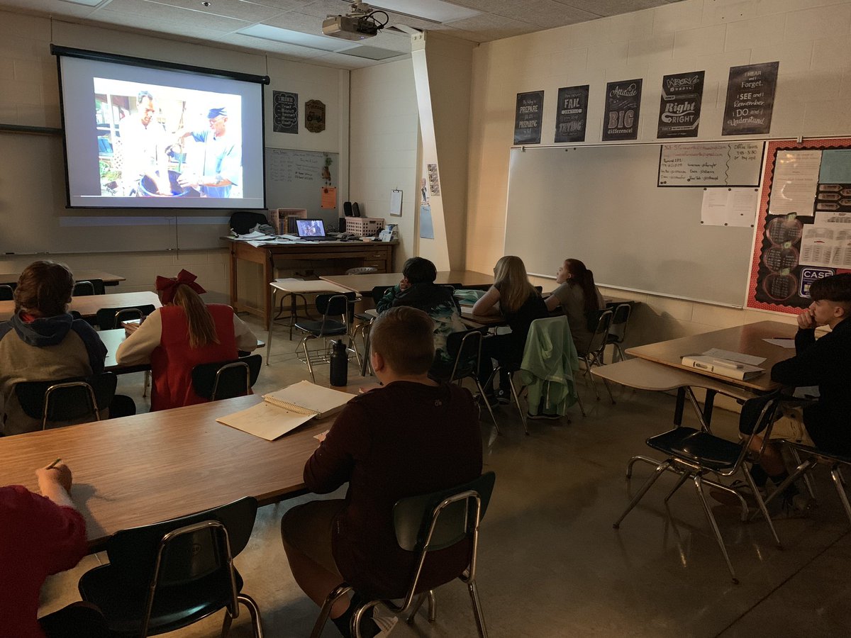 FFA_Farny's tweet photo. #IL0299 Intro to Ag Class exploring ag related careers while watching Dirty Jobs starring @mikeroweworks! Hoping it will spark some new SAE ideas for record books! #SAEforAll #LearningToDo https://t.co/Nl1Xt30vH8
