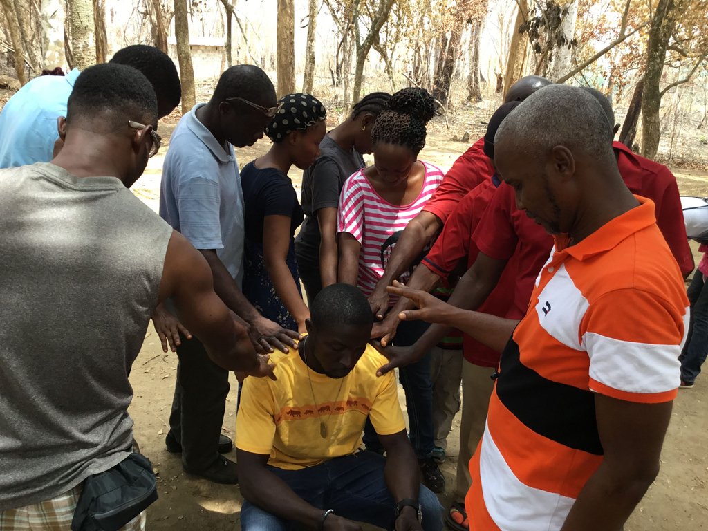 mysouthland's tweet photo. It has been almost 1 YEAR since Southlanders Emmanuel and Angela Davis, &amp; their kids, moved to Liberia as missionaries with MSC Canada! Take a minute to thank God for their willingness to serve Him and pray for His provision for their lives and their ministry. Col 1:3-6 https://t.co/XSQICon2NY