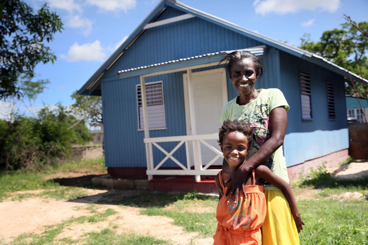 4_REACH's tweet photo. Education is critical to escaping chronic poverty and preventing the transmission of poverty between generations. Basic reading skills and numeracy can potentially reduce extreme poverty by 30%. Let’s help fight poverty in Jamaica together! #reachforeducation #jamaica🇯🇲 https://t.co/kkyPHEs8Ej