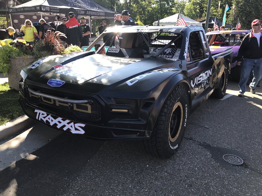 christopherlion's tweet photo. Here in downtown Crandon waiting for the @CrandonOffRoad parade to start. Some awesome special wraps for this weekend. https://t.co/Tj3QfOjqaq