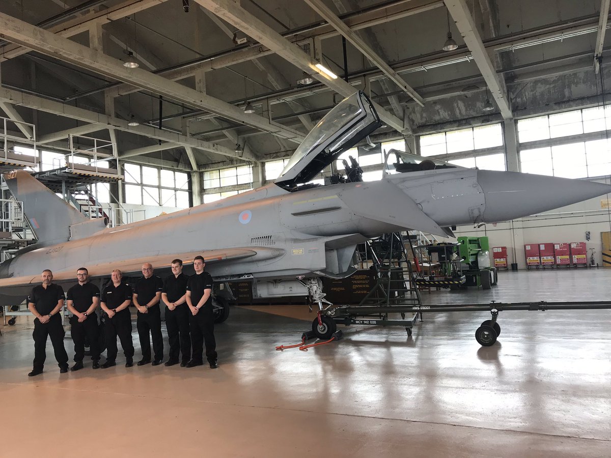 WMerciaSC_OPU's tweet image. Finished off the day looking around an RAF TYPHOON @WMerciaSpecials thank you to all @RAF_Shawbury we have had a great day especially Nick 👍KD