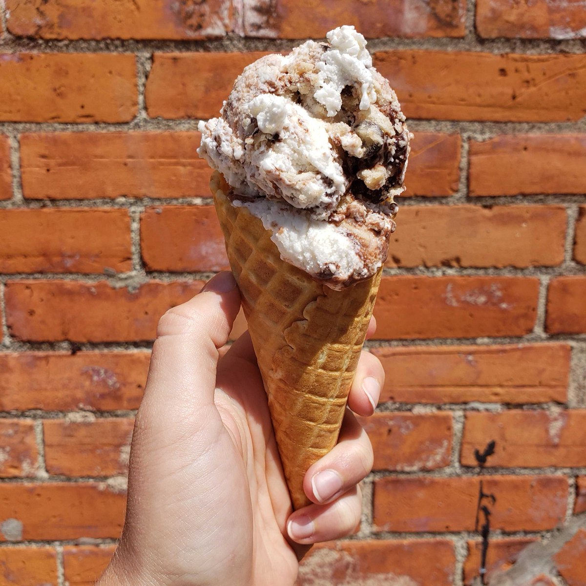 Happy Labour Day Weekend! ☀️ 
We're taking some quality time to spend with our kiddos before they head back to school! 📚
The shop is open today from noon until 9pm, but will be closed this weekend, until Tuesday. Have a wonderful long weekend, everyone!
#GimmeTheScoop