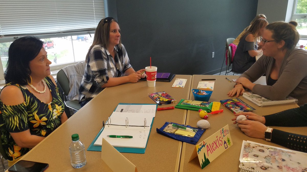Srawoodmv's tweet photo. Getting to know each other in Teachers Academy. #GreatNorthwest #nwrpdc https://t.co/eWSliRA82R