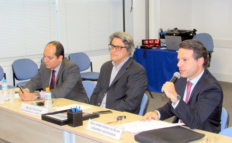 AmChamRio's tweet photo. Hoje nosso Comitê de Assuntos Jurídicos se reuniu para debater a Medida Provisória 881 - MP da Liberdade Econômica - e seus reflexos. A apresentação dos desdobramentos da MP ficou a cargo de Guilherme Vieira da Silva, sócio das áreas de Fusões e Aquisições do Demarest Advogados. https://t.co/jZpHg2Ih0o