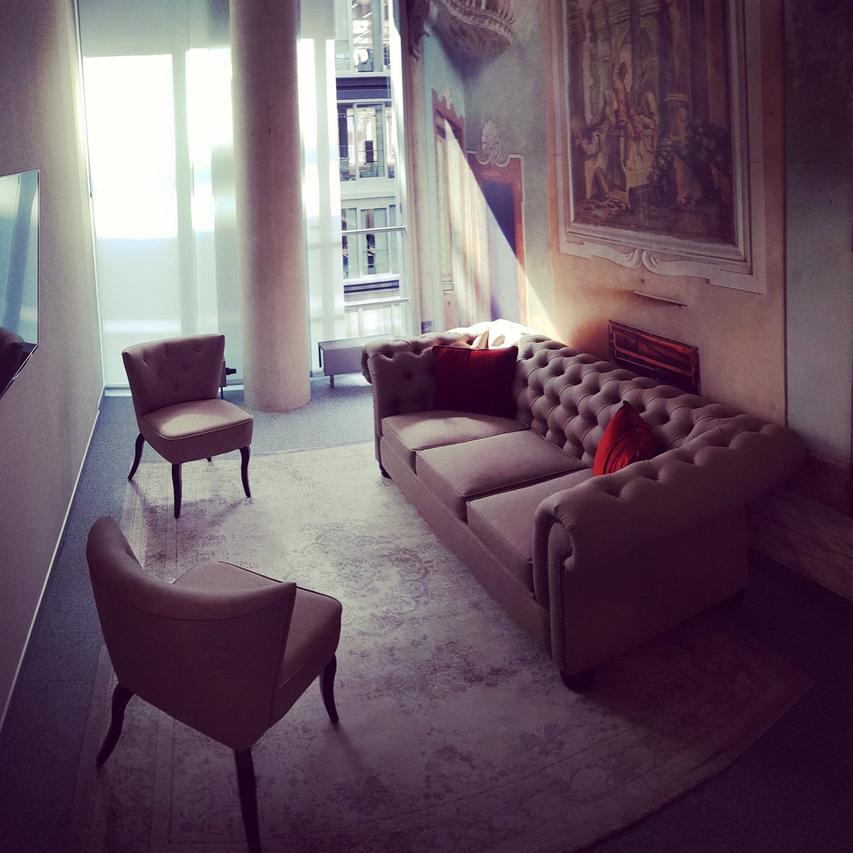 EricsNotion's tweet photo. Lovely place @ computacenters new office
.
#workhard #meeting #computacenter #vintage #meetingroom #ccrockstars #computacenterde #computacenterfra https://t.co/crDlshA2MV
