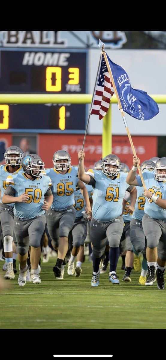 It’s Friday y’all 🏈. Best of luck to our local teams for a safe &amp; successful Friday night! Post your favorite team or player below 🏈🙌🏼❤️ #BruinPride #RaiderPride #GoHawks #fridaysareforfun #fridaynightlights