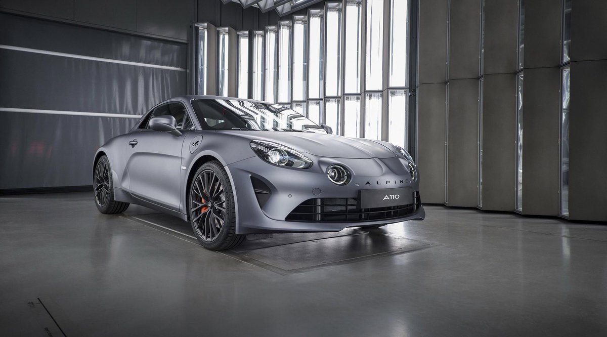 AlpineCentre's tweet photo. We have 2 pairs of tickets to #giveaway to the Classic &amp; Supercar Event at @BlenheimPalace on Sun 8th Sept!
 
For a chance to win &amp; see the #AlpineA110S:
1️⃣FOLLOW @AlpineCentre
2️⃣RETWEET this post
 
2 winners will be picked from all entries across our social media on Mon 2nd Sept https://t.co/iqaGq7XKmd