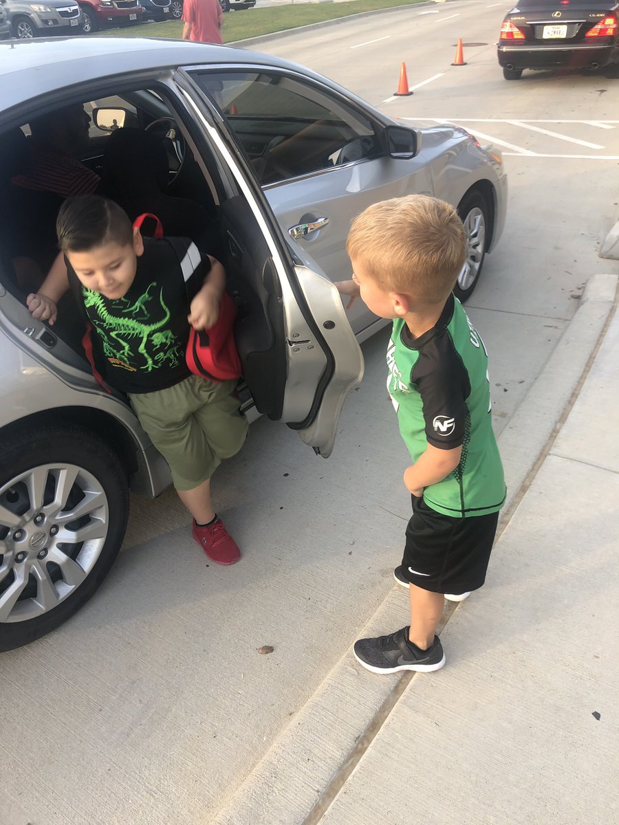 <a href="/WalnutCreekAISD/">Walnut Creek Elem</a> @jessahanson Hornets greeting future Hornets!!