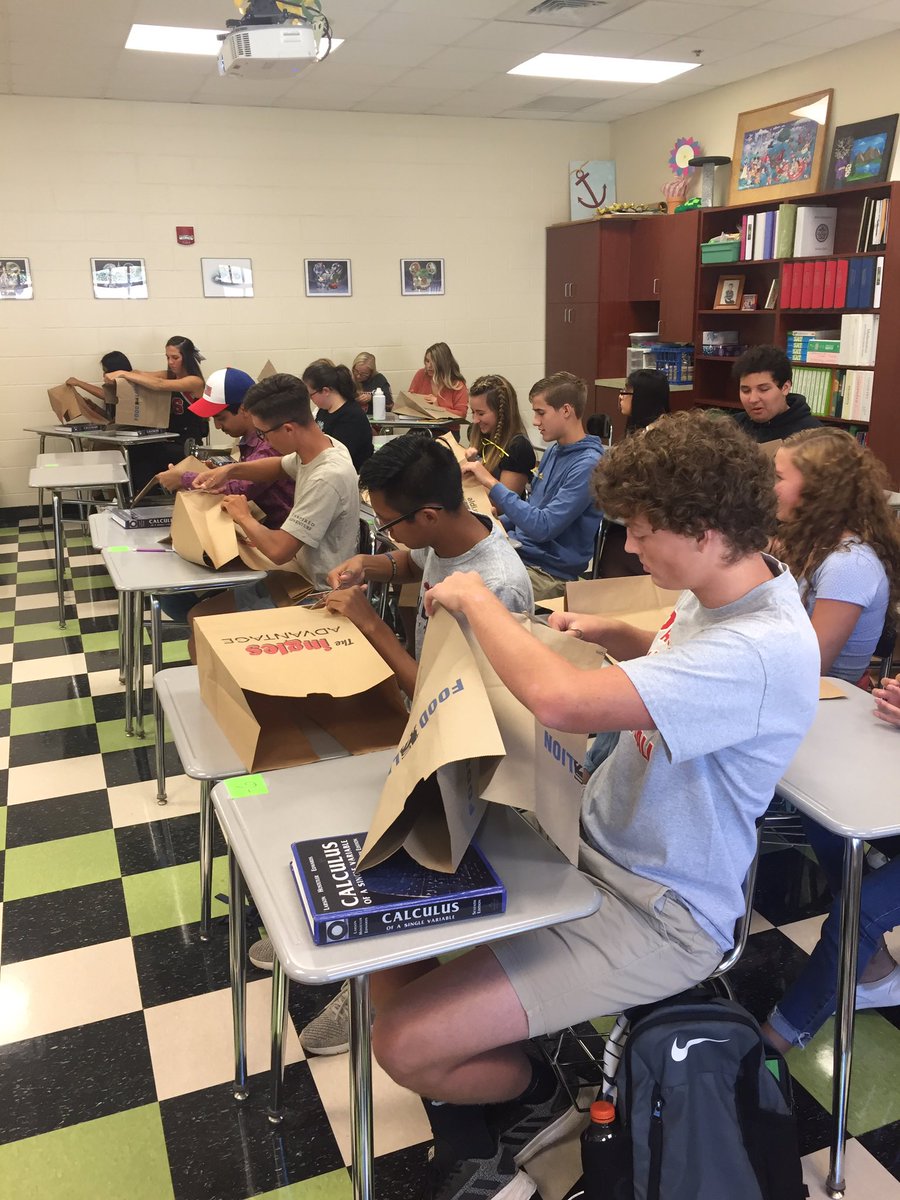 mgregory_phs's tweet photo. Thank you @FoodLion, @InglesAdvantage, and @AldiUK for helping save our textbooks. The absolute BEST book covers and best way to recycle grocery bags. #ignitelearningbcps https://t.co/lhwtmDG9X9