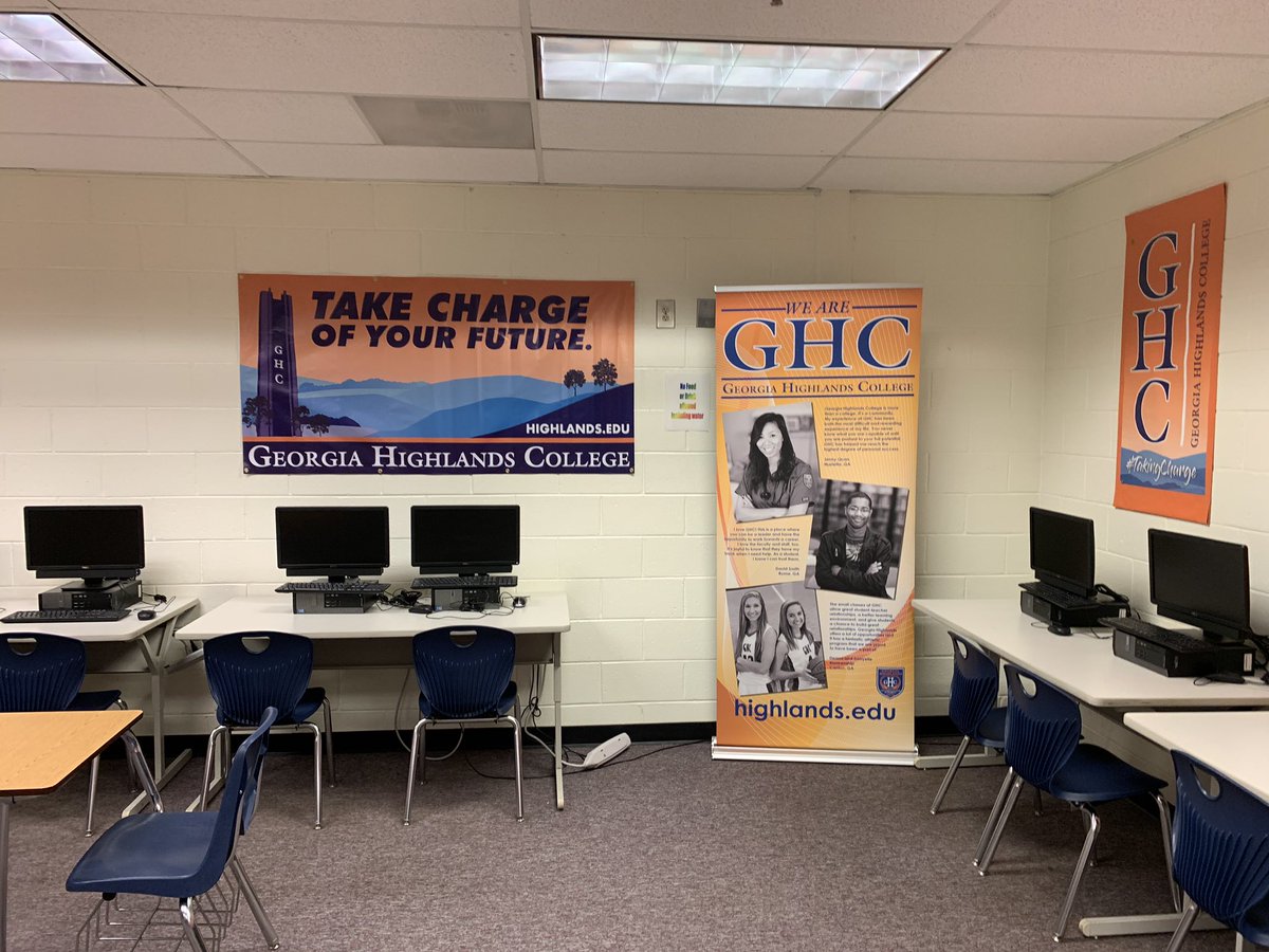 Check out the transformation of @PalmerMiddle’s computer lab. @GaHighlands has revamped “lab 1” into the Georgia Highlands College Lab!  Thank you for your partnership. Thanks Maggie and Breanna for making it happen. #TakingCharge #LoveGHC #CobbAVIDEmpowers @CobbSchools