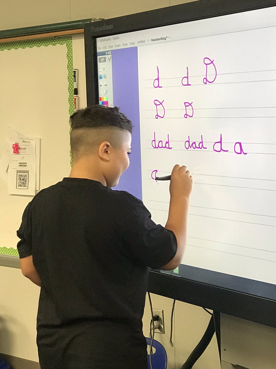 MrsWMatthews's tweet photo. Loving teaching cursive this year! These kids are having fun! @danishCFISD #neveradulldayatdanish https://t.co/Du50mQJKUH