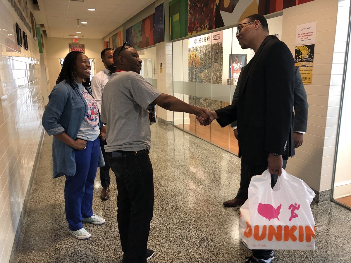 DCPSChancellor's tweet image. And the winner of the #BacktoDCPS contest is @AnacostiaHigh for sharing #WhyAna with our community! I brought by a snack for the staff at Anacostia to thank them for their work and wish them a great school year!