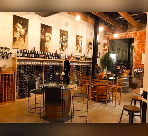 BirdsEyeViewMap's tweet image. Looking for a place to relax and unwind after a long work week....They have what you need!  It's WINE! 🍷
.  .  .
#boerne #boernecorkandkeg #boenetx #wine #unwind #wineroom
#wheretogowhattodotxhillcountry #instagramtexas #texastourism #texastodo #birdseyeviewmaps
