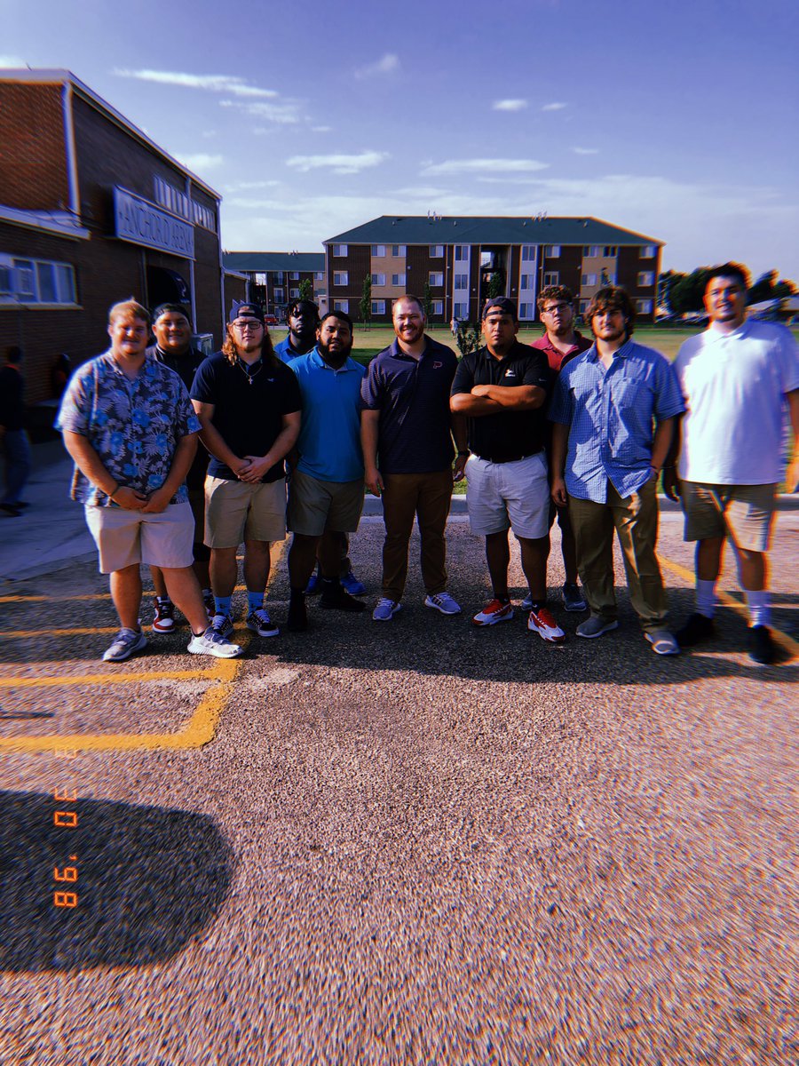 K_Price73's tweet photo. My sons! Hogg Squad ready for game day! #PistolsUp #FindWork #PoundThePost 

@calebjennngs @calebpatrick34 @Super_mari064 @bigg_joee77 @BigRed_995 @bigpapiZ_75 @Sosaaaa72 @billie_ellick63 @derek65smith20 https://t.co/9AIOdTEBnX
