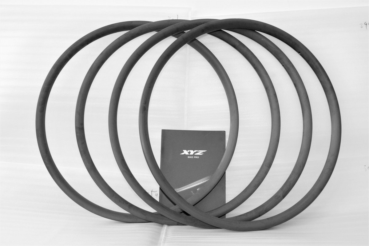 xyzcycling's tweet image. This is our ultra-light version of the full carbon mountain bike rim, and the most professional UD Subtle surface, all for the riders who love the rider. #xyzrim #xyzworks #carbonrimsupplier