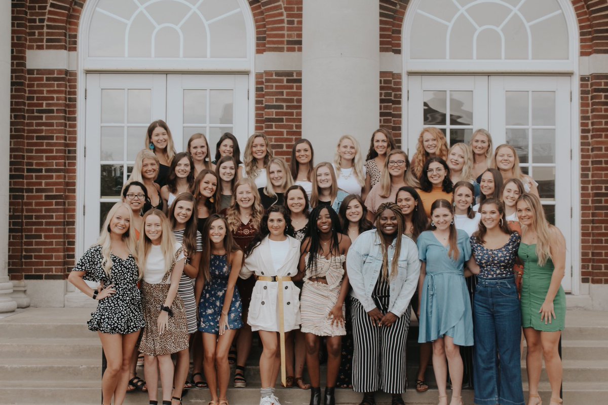 Zeta Tau Smart!!! We are so excited to all be back together for another year on the Hill! 🌟🦋