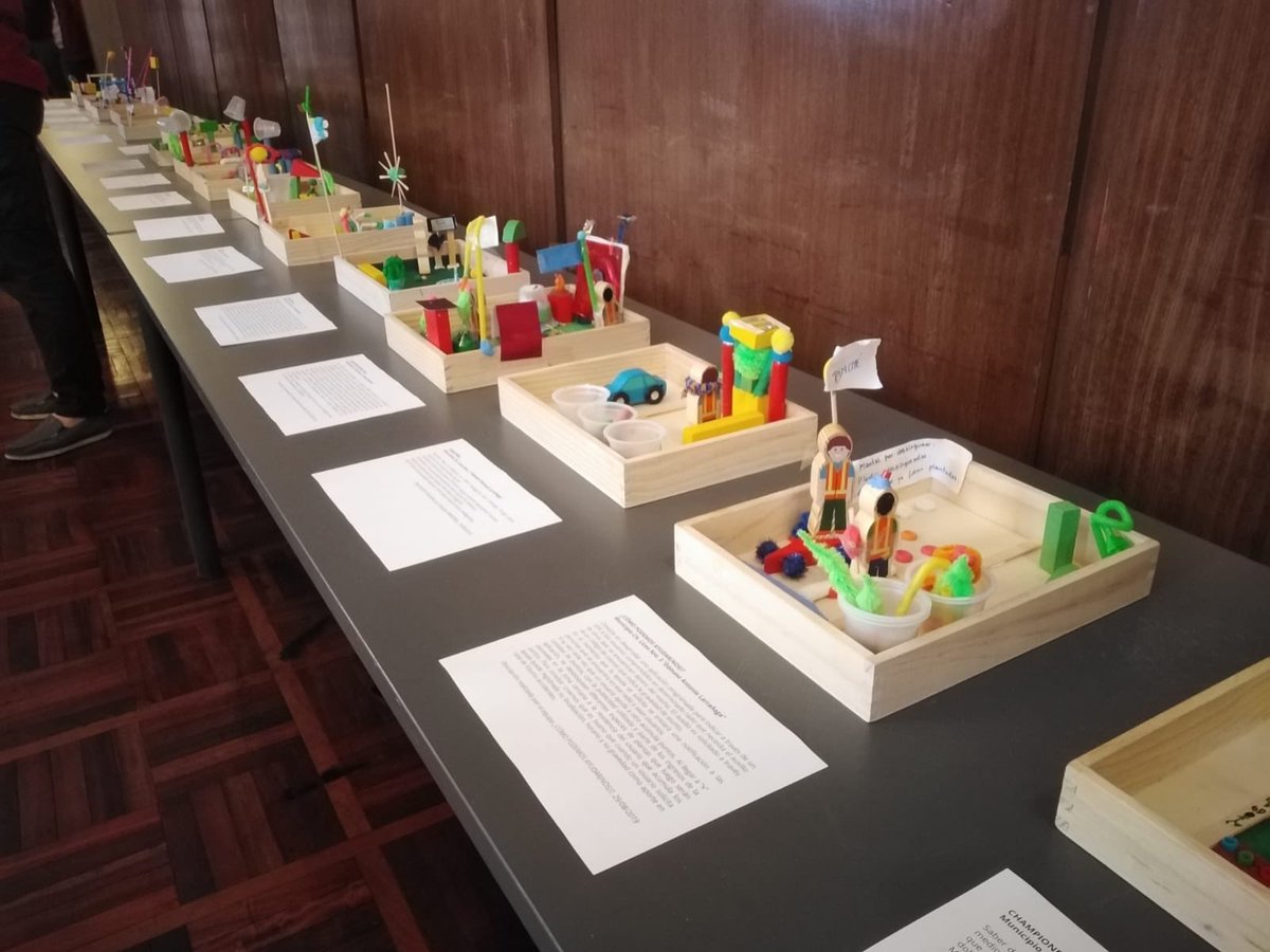 ¡5° Encuentro de #CiudadesInteligentes! Presentación de prototipos ideaos por jóvenes de los diferentes municipios 💪🏽<a href="/IMinteligente/">Montevideo Inteligente</a> 
#Montevideointeligente
#cocrear #prototipar